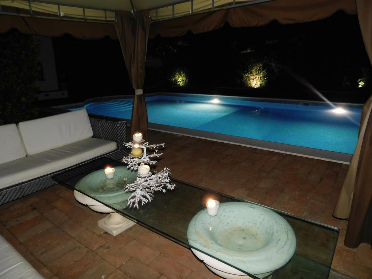 Appartamento Con Piscina Immersa Nel Verde Cascina Exterior photo